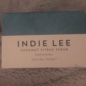 Indie Lee Soin Exfoliant Coconut Citrus Scrub